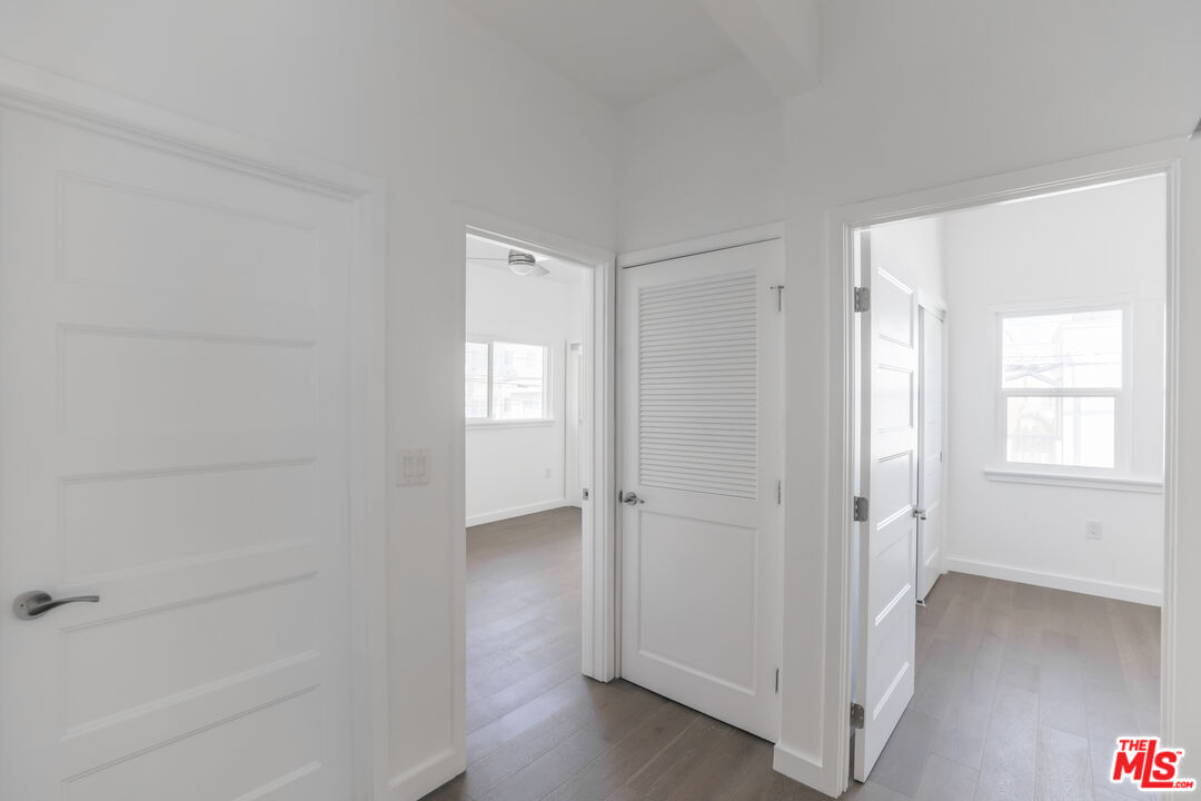 31 Breeze Ave Unit: B, Venice