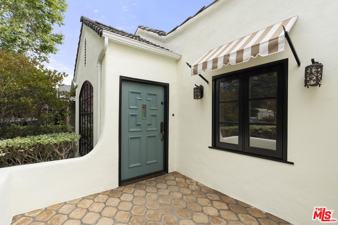 451 Westmount Dr, West Hollywood