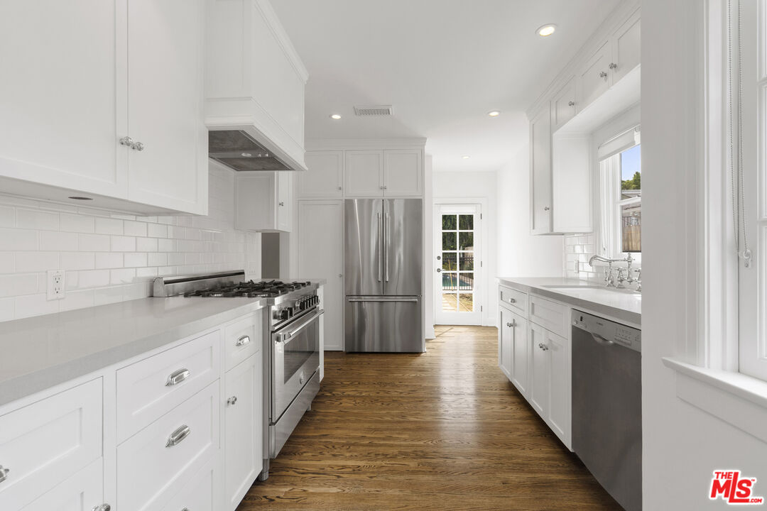 451 Westmount Dr, West Hollywood