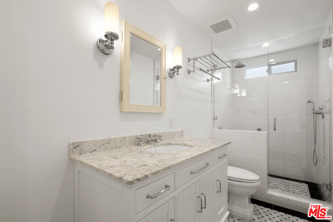 451 Westmount Dr, West Hollywood