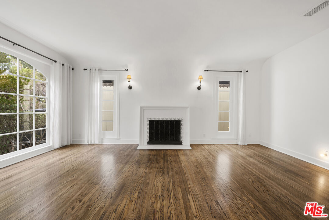 451 Westmount Dr, West Hollywood