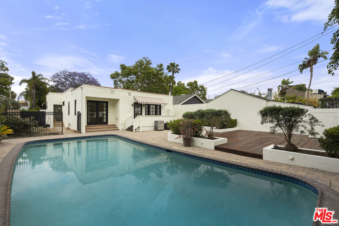 451 Westmount Dr, West Hollywood