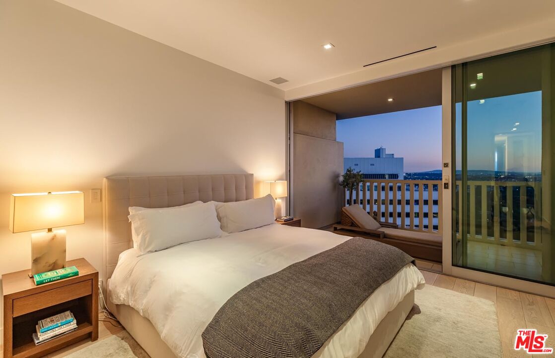 9255 Doheny Rd Unit: 1204
