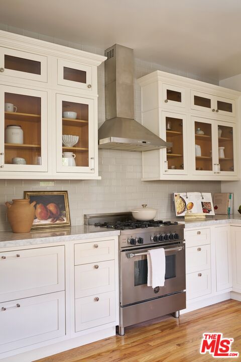 923 S Ogden Dr