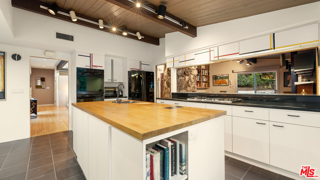 13044 Sky Valley Rd, Brentwood 