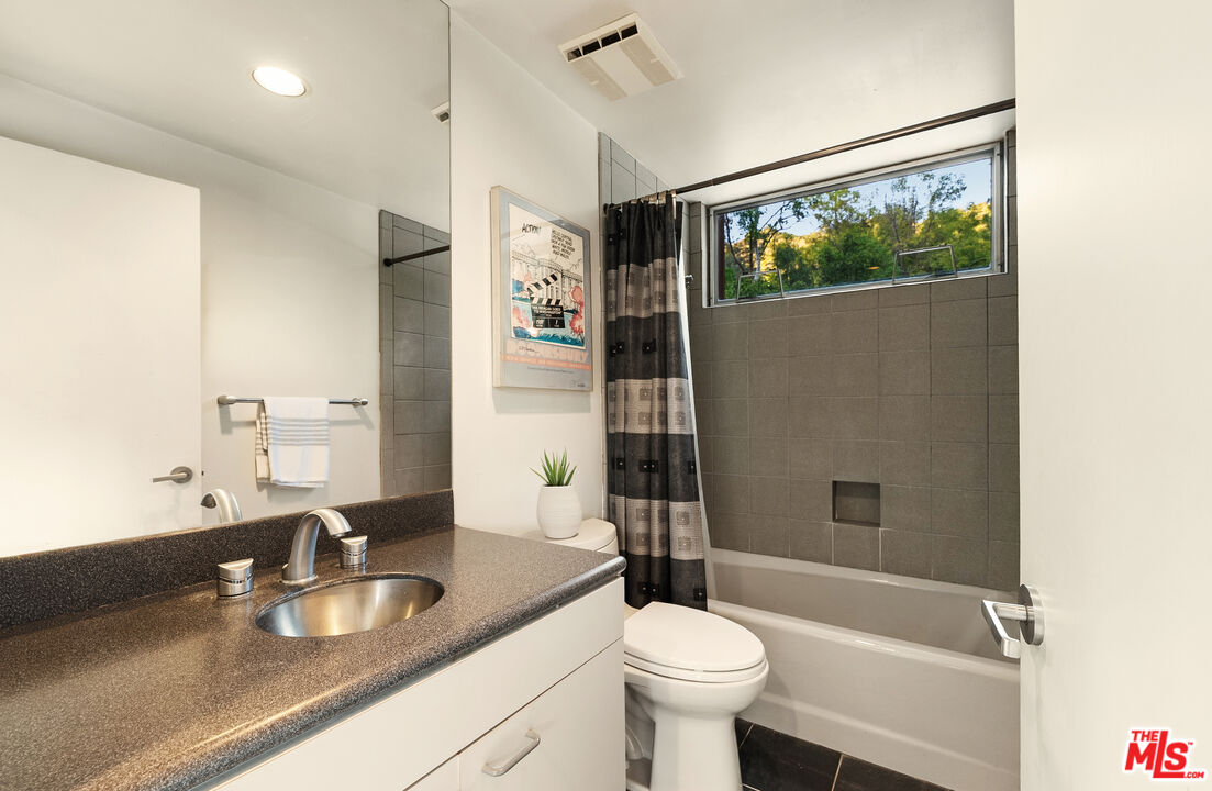 13044 Sky Valley Rd, Brentwood 