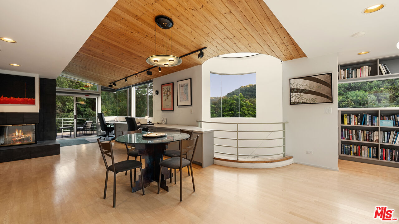 13044 Sky Valley Rd, Brentwood 