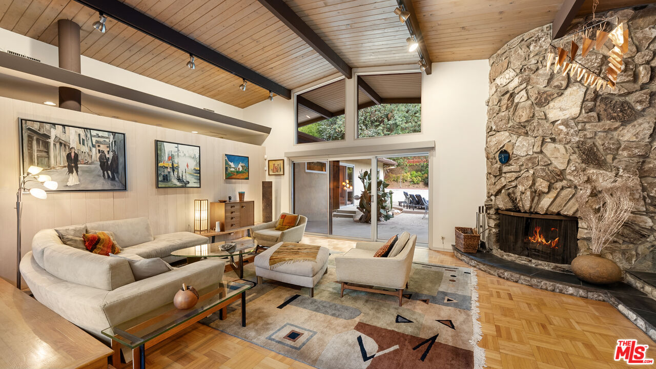 13044 Sky Valley Rd, Brentwood 