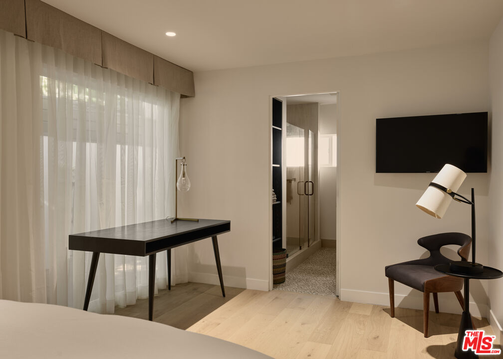 8593 Hollywood Blvd, Hollywood Hills