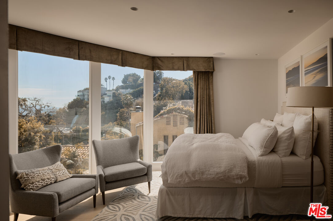 8593 Hollywood Blvd, Hollywood Hills