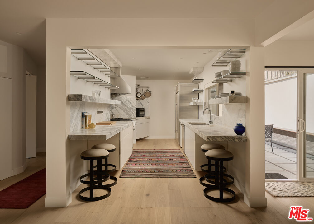 8593 Hollywood Blvd, Hollywood Hills