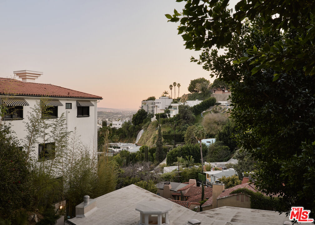 8593 Hollywood Blvd, Hollywood Hills