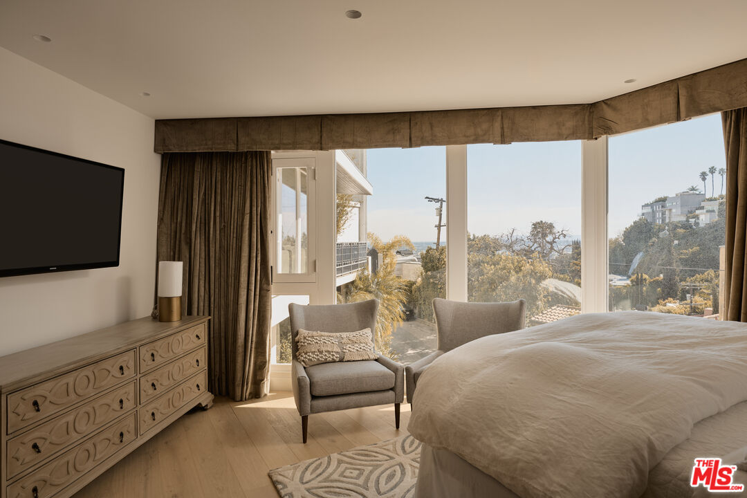 8593 Hollywood Blvd, Hollywood Hills