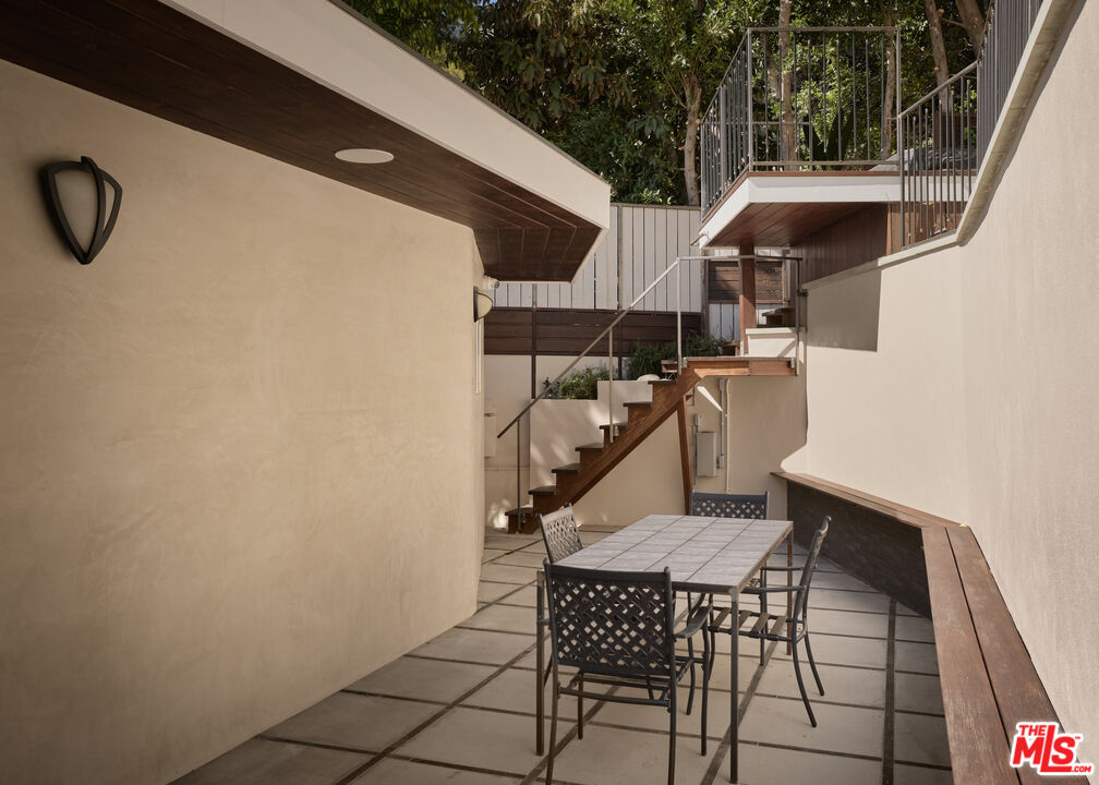 8593 Hollywood Blvd, Hollywood Hills