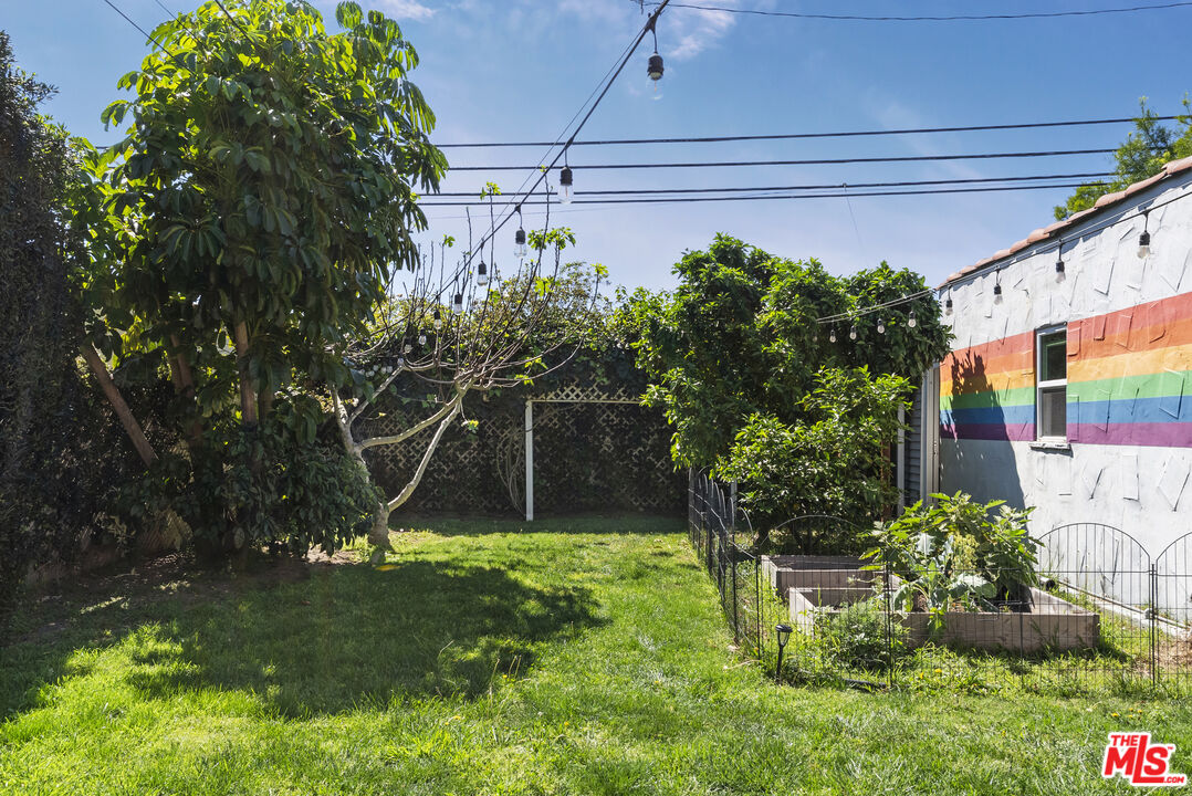 2031 Glendon Ave, Westwood