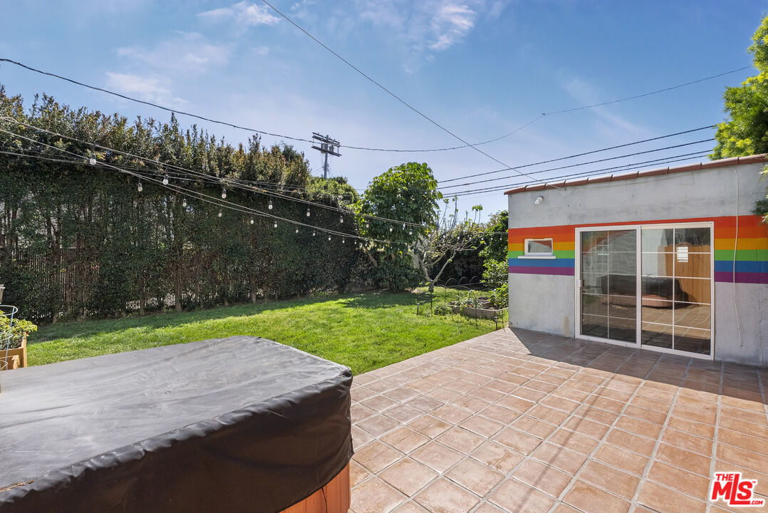 2031 Glendon Ave, Westwood