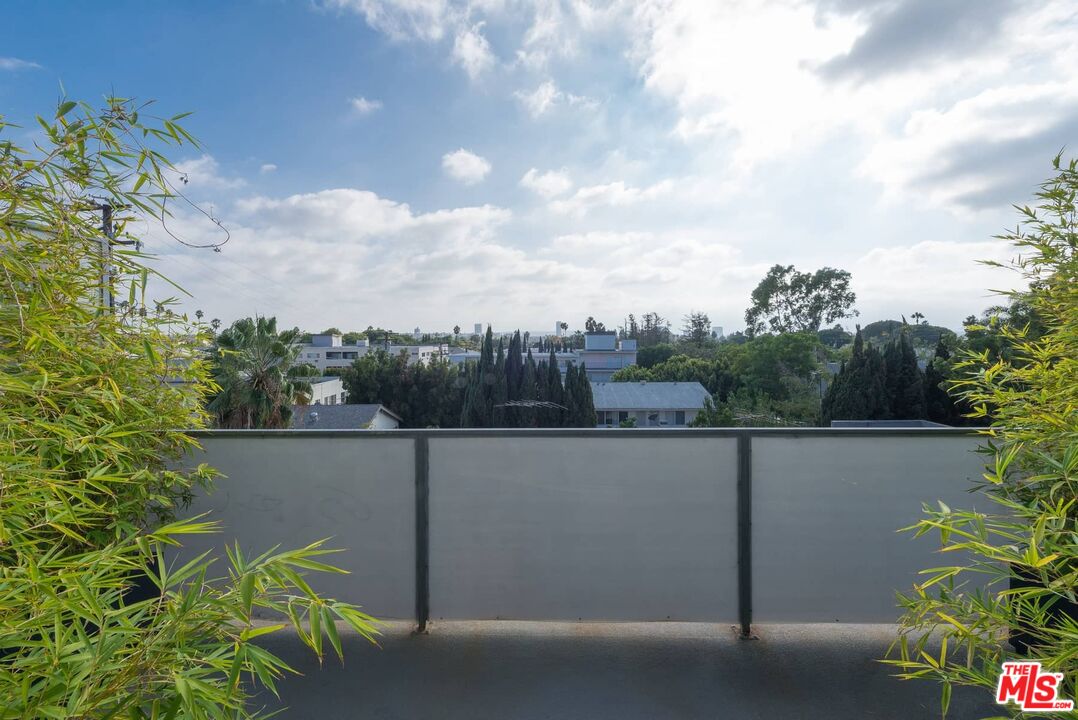 1040 N Spaulding Ave Unit: 3, West Hollywood