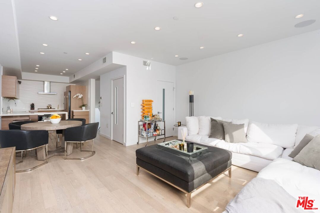 1040 N Spaulding Ave Unit: 3, West Hollywood
