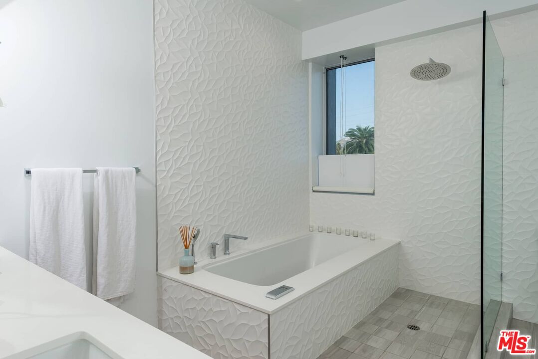 1040 N Spaulding Ave Unit: 3, West Hollywood