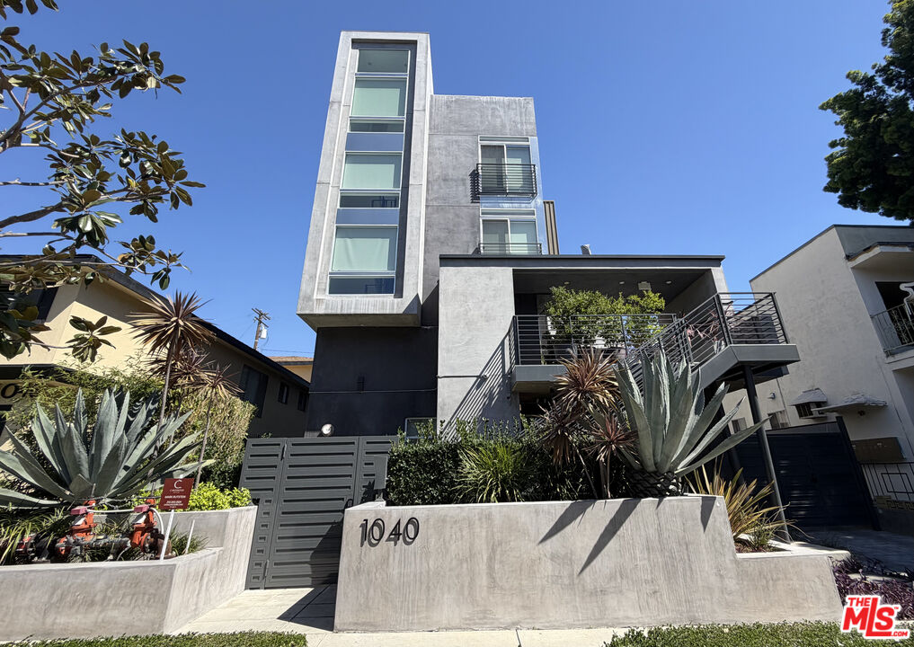 1040 N Spaulding Ave Unit: 3, West Hollywood