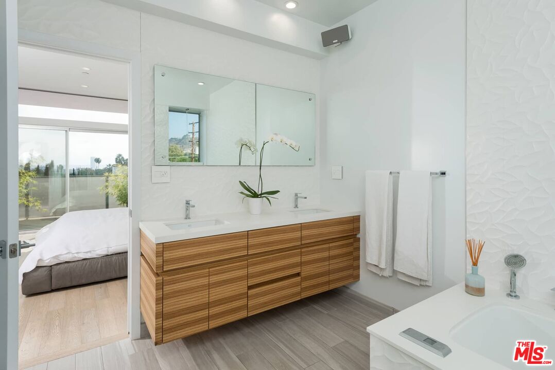 1040 N Spaulding Ave Unit: 3, West Hollywood