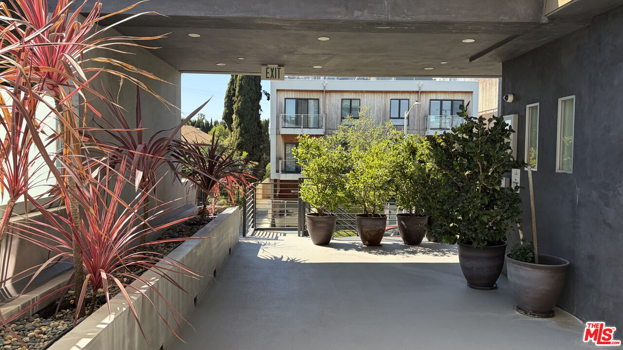 1040 N Spaulding Ave Unit: 3, West Hollywood