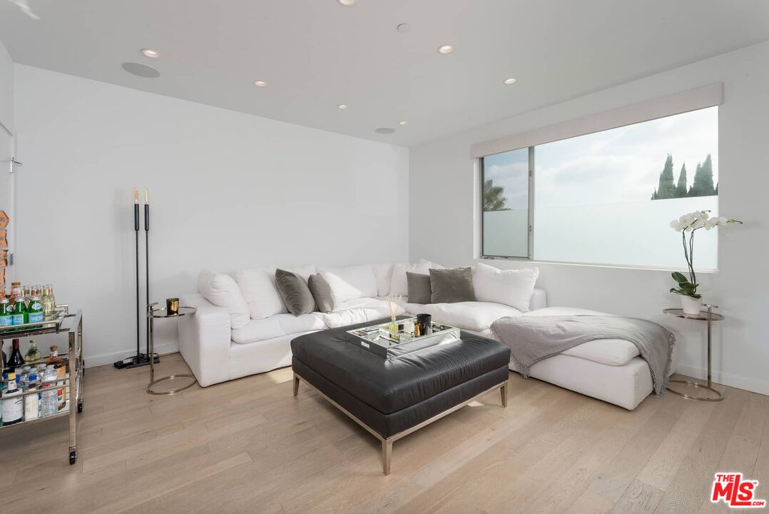 1040 N Spaulding Ave Unit: 3, West Hollywood