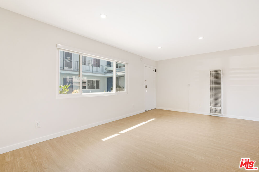 27 Anchorage St, Marina Del Rey