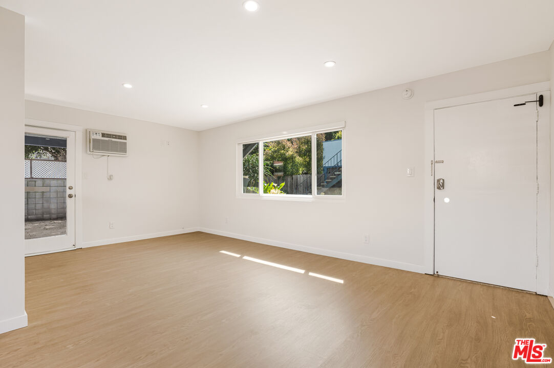 27 Anchorage St, Marina Del Rey