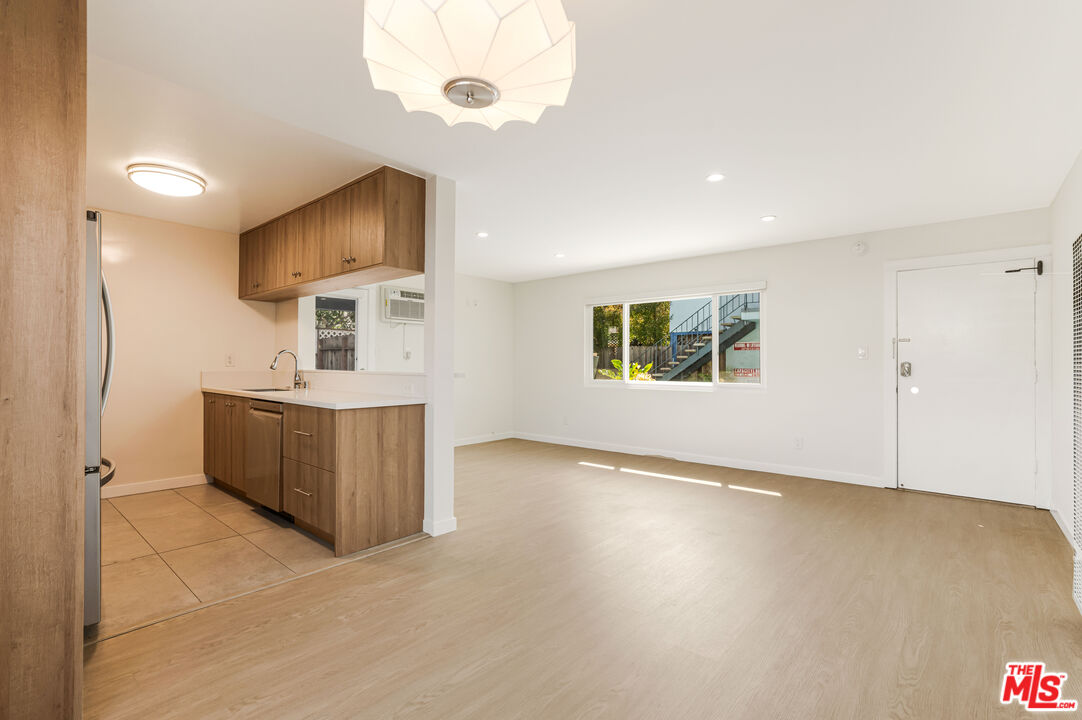 27 Anchorage St, Marina Del Rey