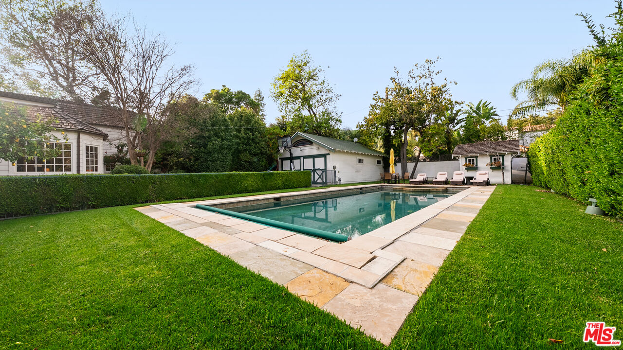 1625 Opechee Way, Glendale