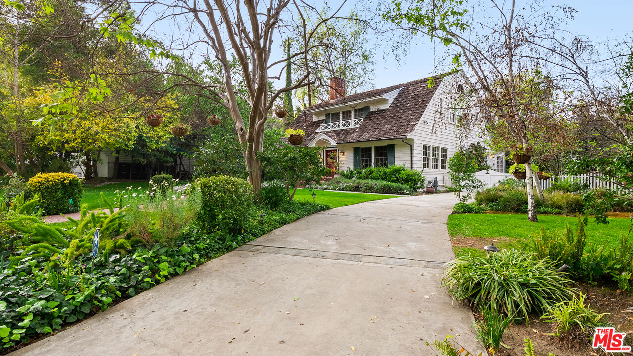 1625 Opechee Way, Glendale