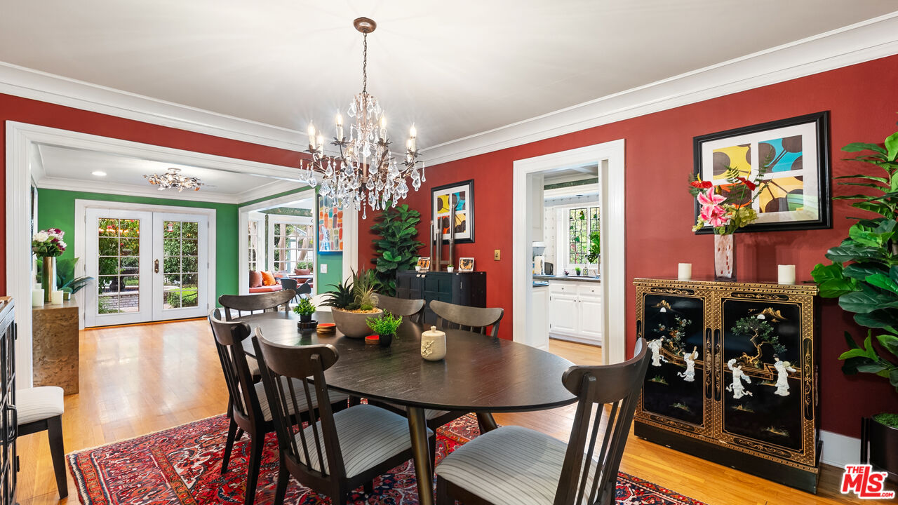 1625 Opechee Way, Glendale