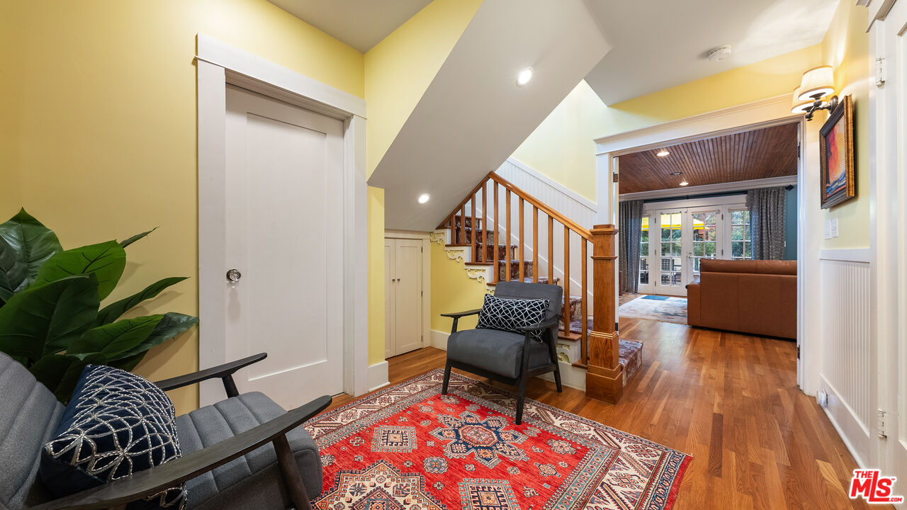 1625 Opechee Way, Glendale