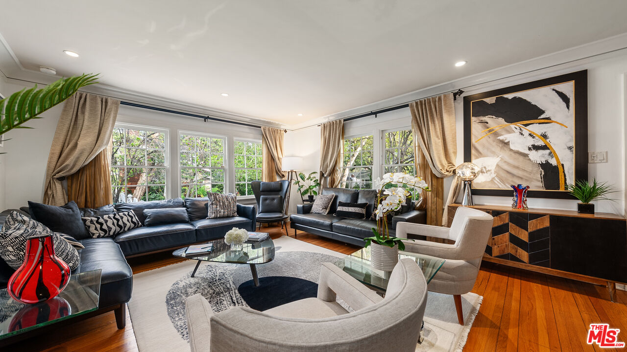 1625 Opechee Way, Glendale