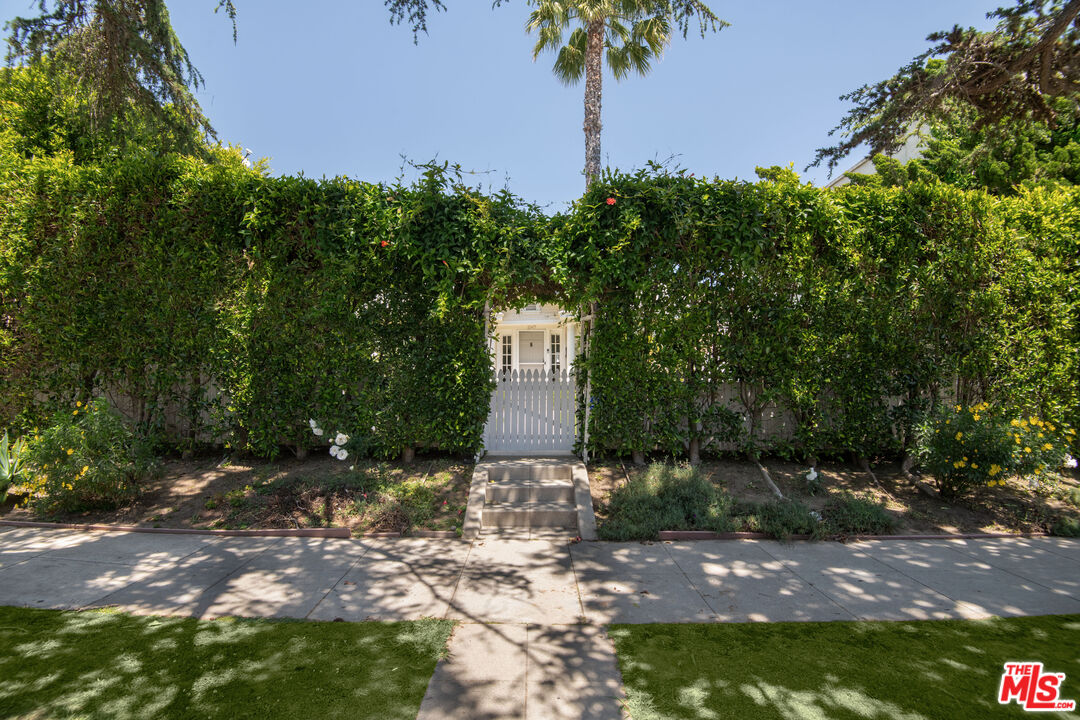 1047 9th St, Santa Monica 