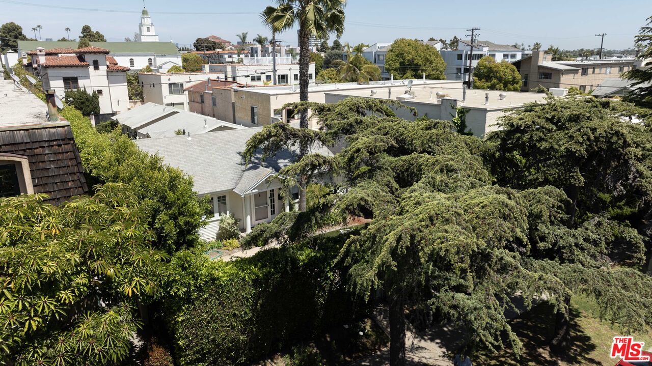 1047 9th St, Santa Monica 