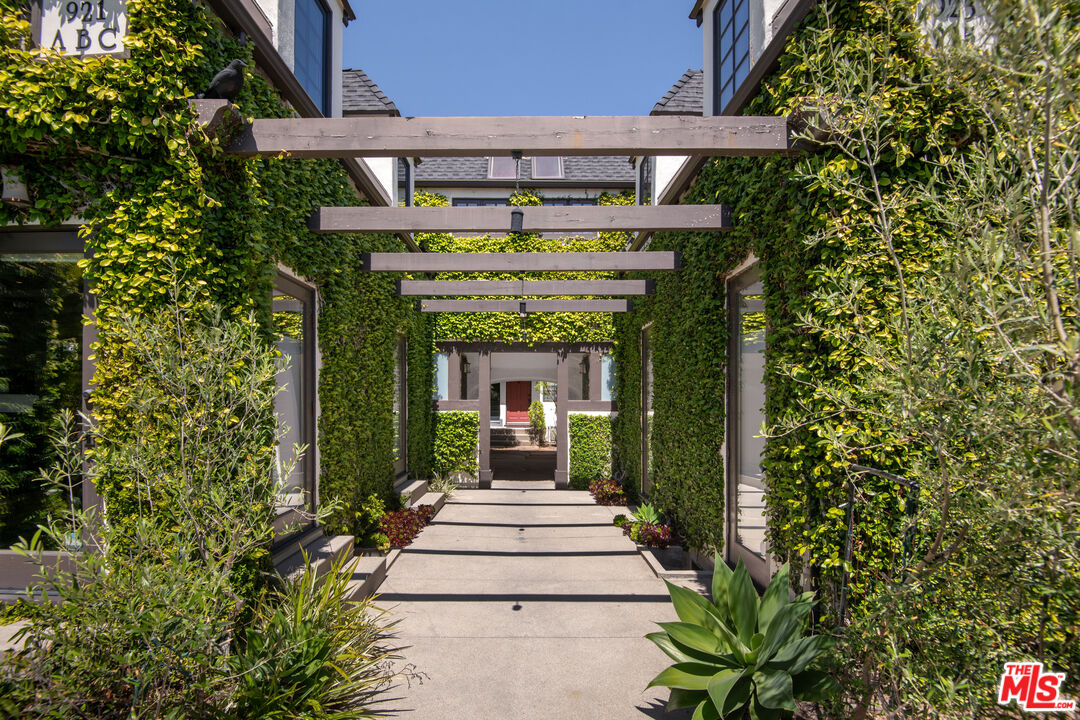 921 16th St, Santa Monica 