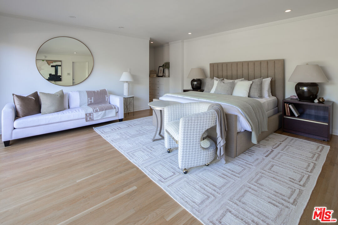 712 Walden Dr, Beverly Hills