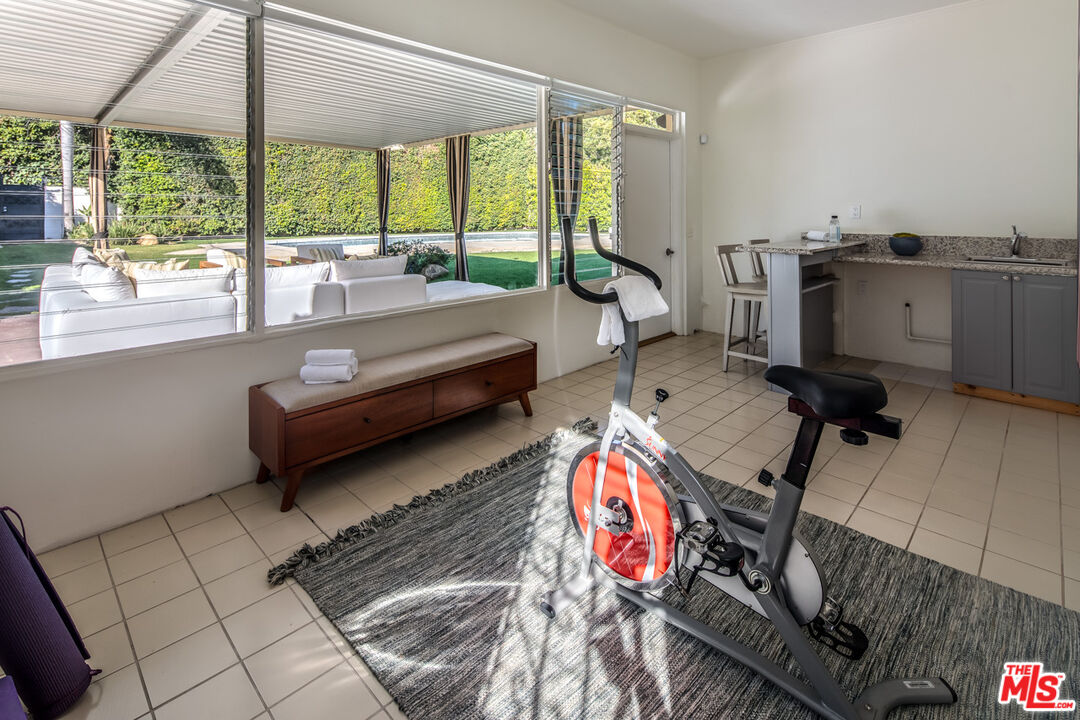 712 Walden Dr, Beverly Hills