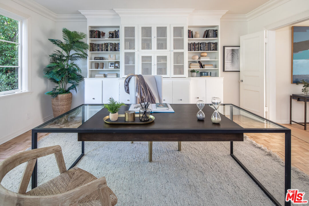 712 Walden Dr, Beverly Hills