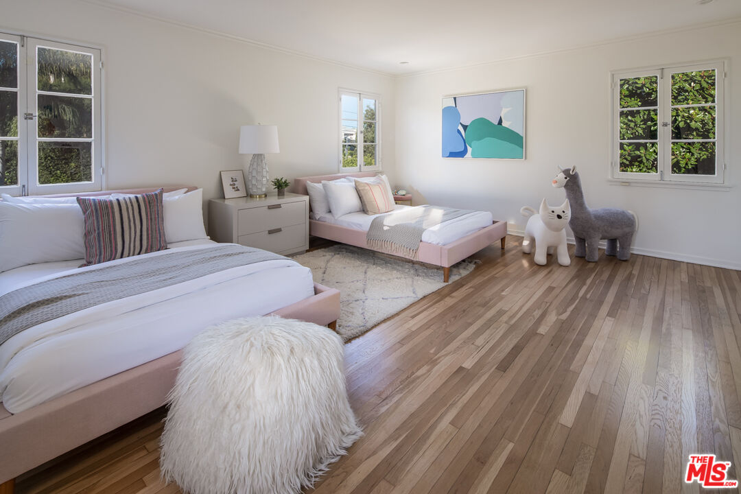 712 Walden Dr, Beverly Hills