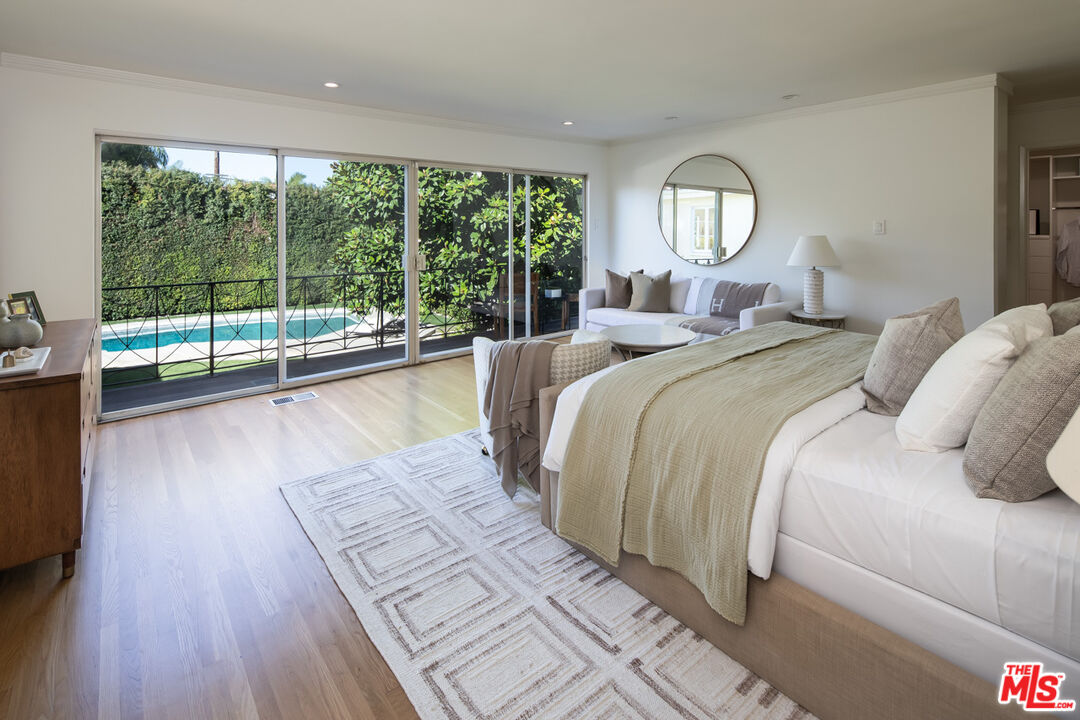 712 Walden Dr, Beverly Hills