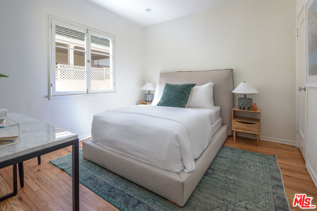 712 Walden Dr, Beverly Hills