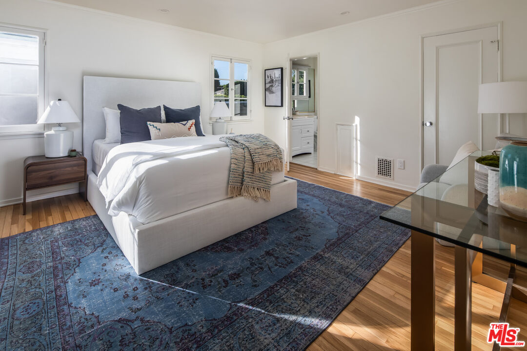 712 Walden Dr, Beverly Hills