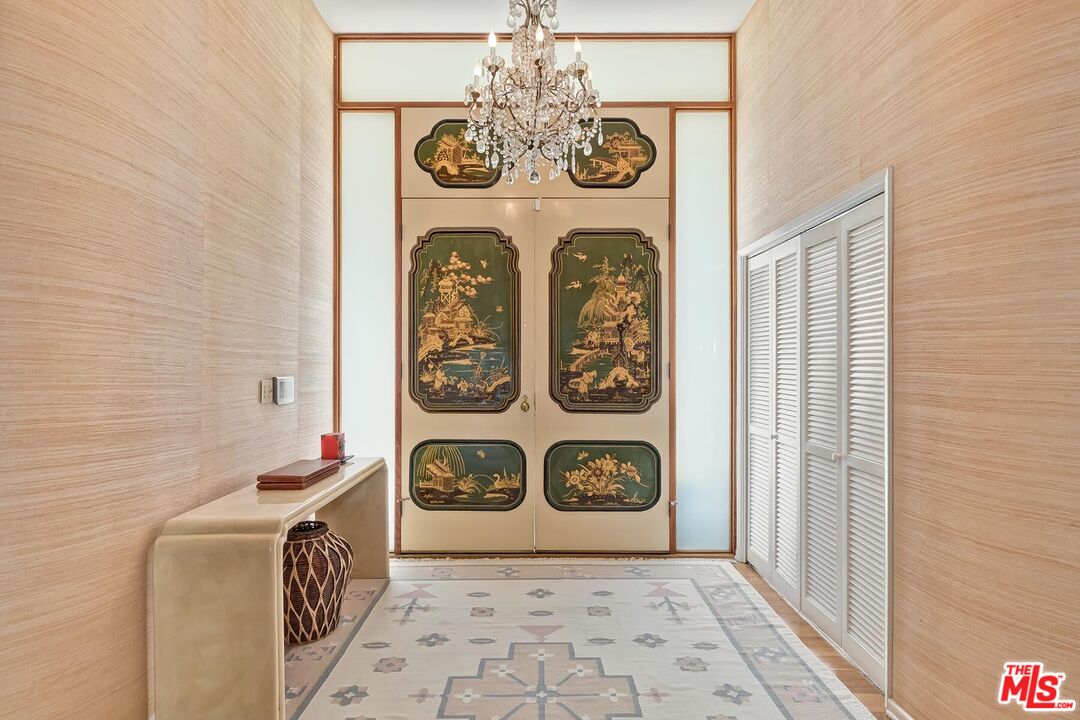 8224 Skyline Dr, Hollywood Hills