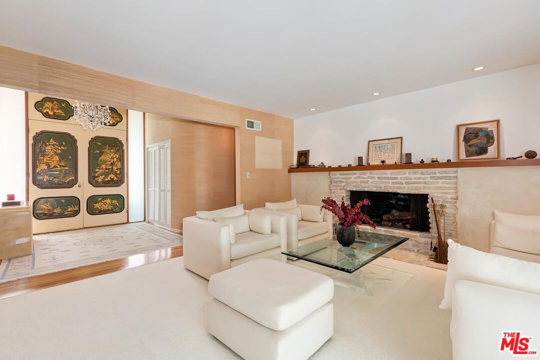 8224 Skyline Dr, Hollywood Hills