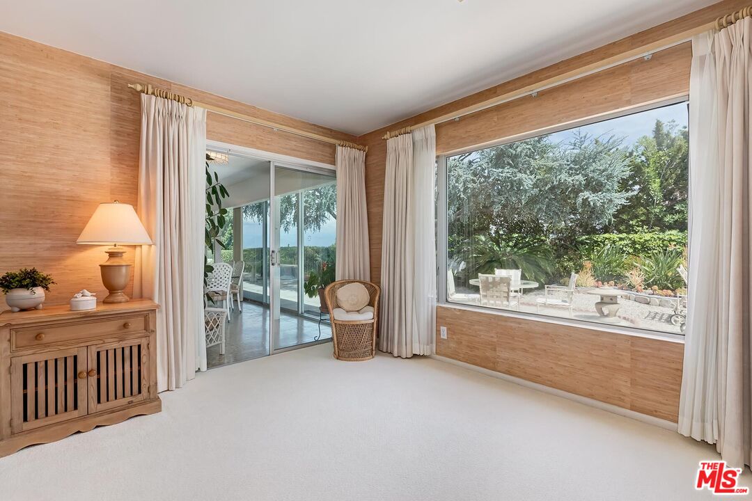 8224 Skyline Dr, Hollywood Hills