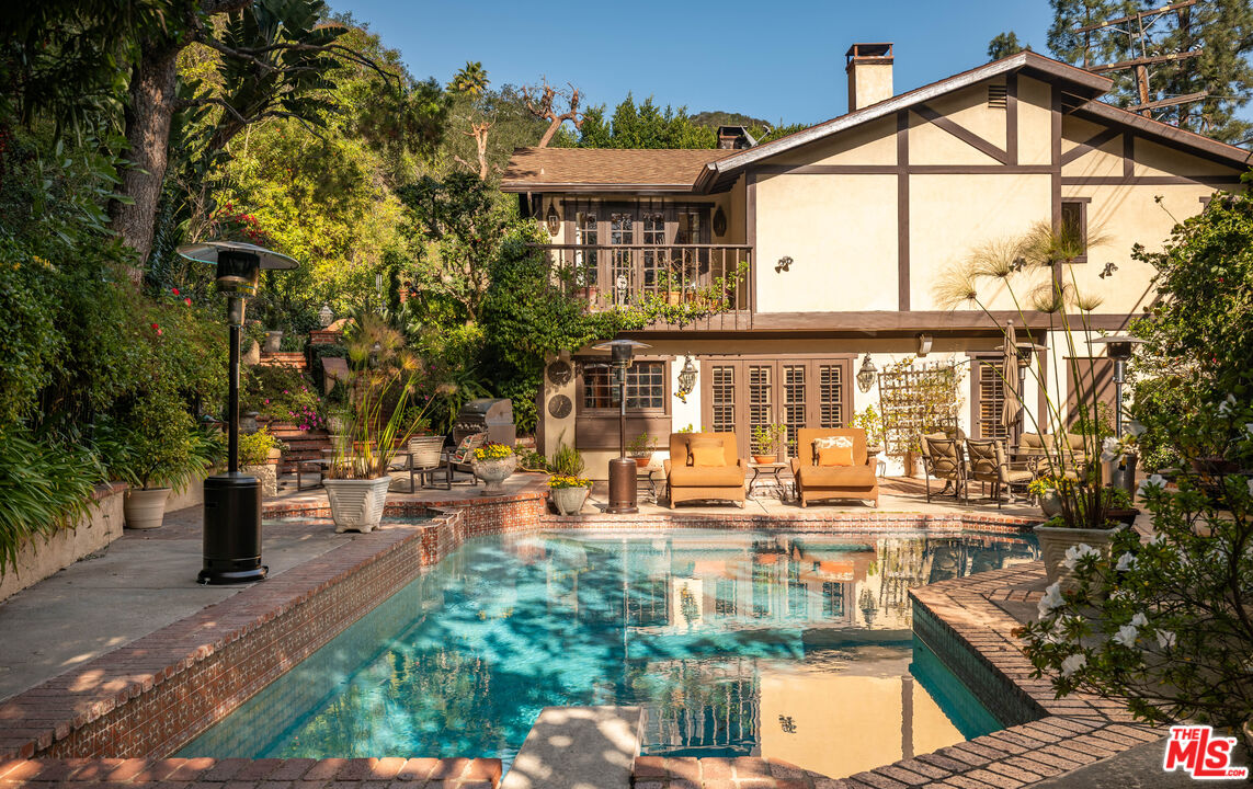 9415 Cherokee Ln, Beverly Hills