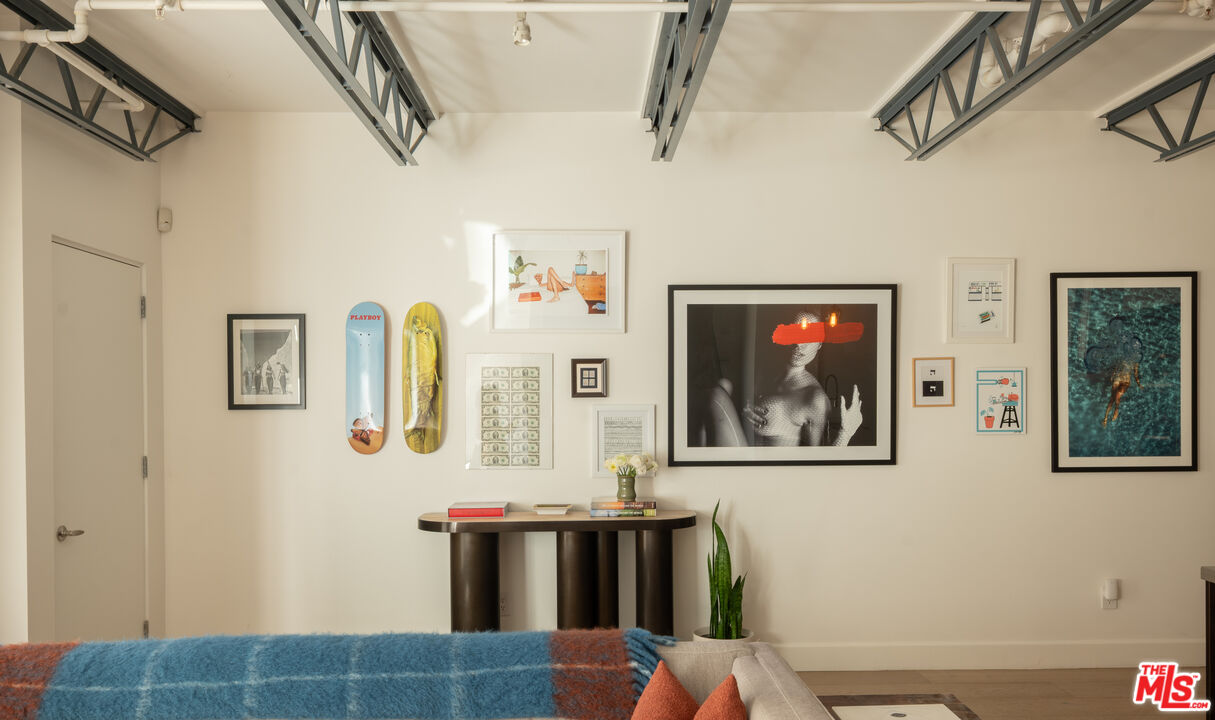 1250 N Harper Ave Unit: 411